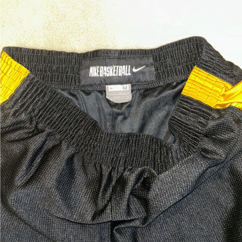 Nike basketball shorts black yellow size M - Picture 4 of 5